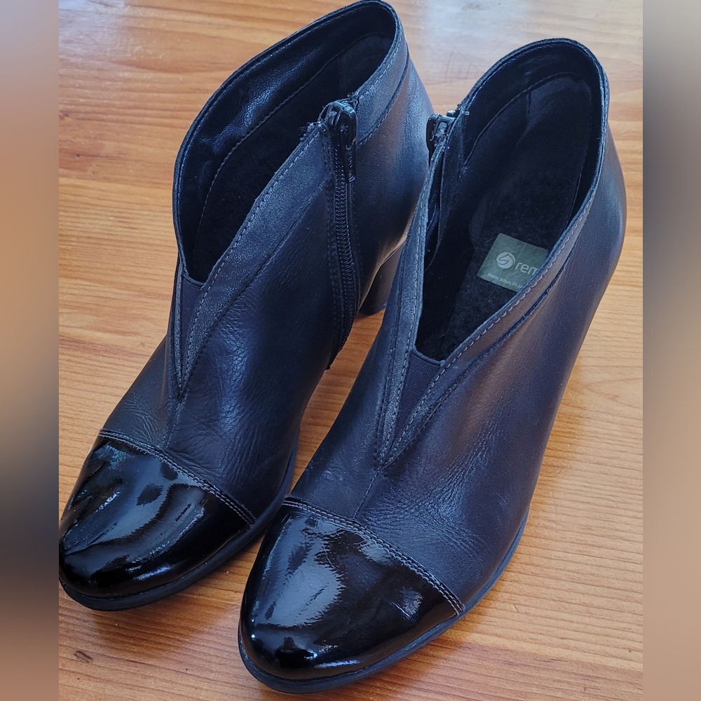 Women's Remonte Lined Short Boots